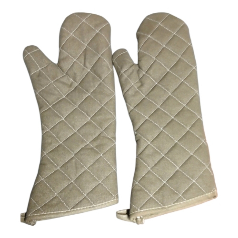 NWOT* 2 Pc Set-Quilted Long Oven Mitts